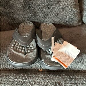 CROCS Reviva Flip Sandals in Gray